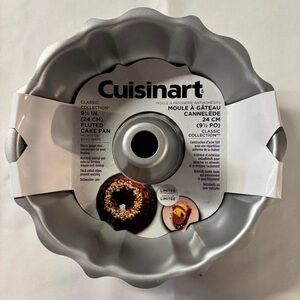 Cuisinart 9-1/2 inch fluted cake pan. Brand new.
